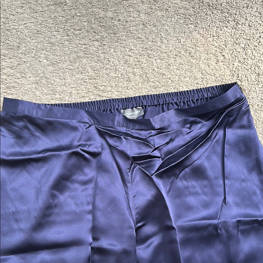 Luxurious Navy Blue 100% Silk Pajama Set with beautiful detailing - Picture 8 of 9